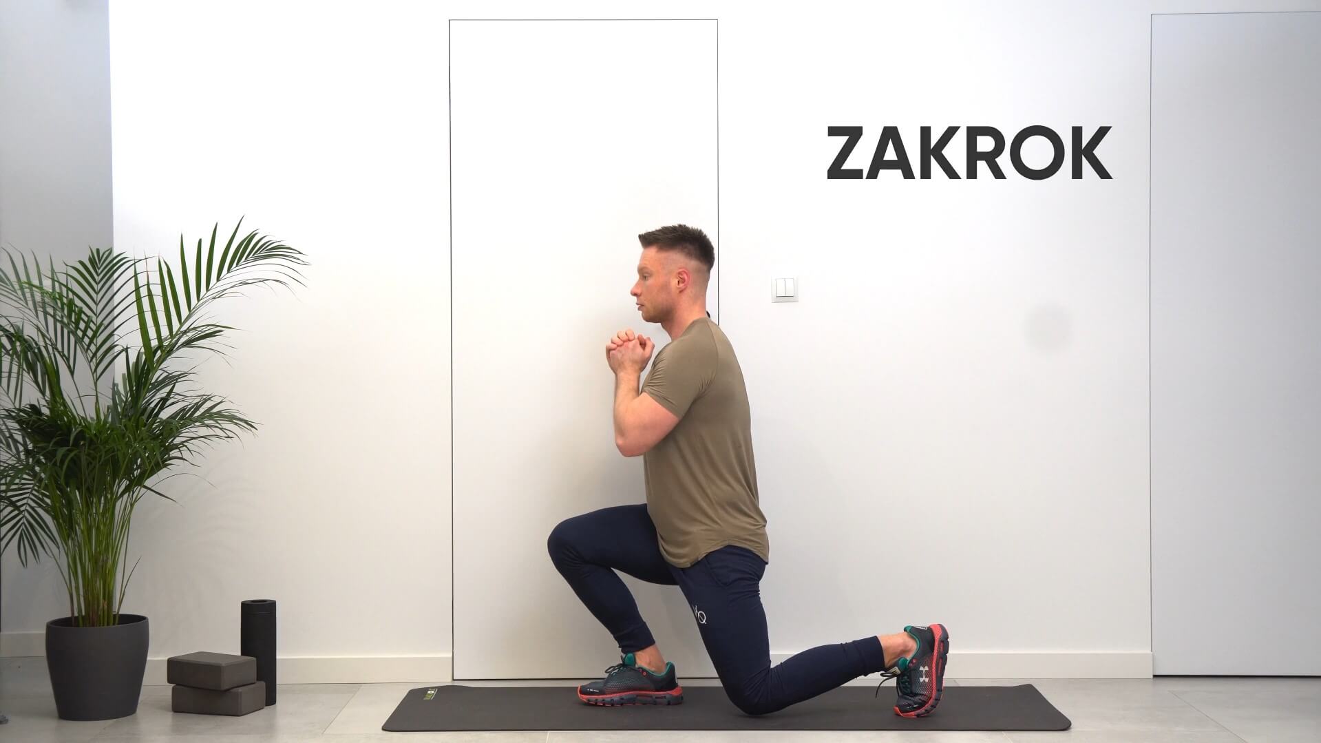 Zdjęcie ćwiczenia Zakrok
