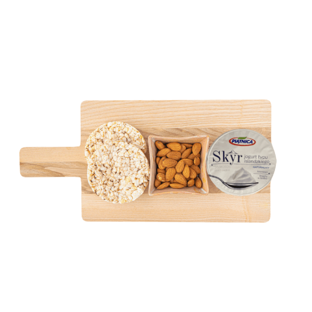 Skyr owocowy + orzechy + wafle ryżowe