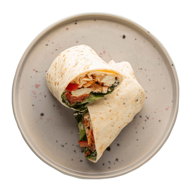 Tortilla z kurczakiem, warzywami i serem sałatkowym