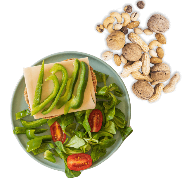 Lunchbox Kanapki z pesto, żółtym serem i papryką + jogurt + owoc