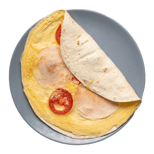 Tortilla na ciepło z wędliną, serem i jajkiem