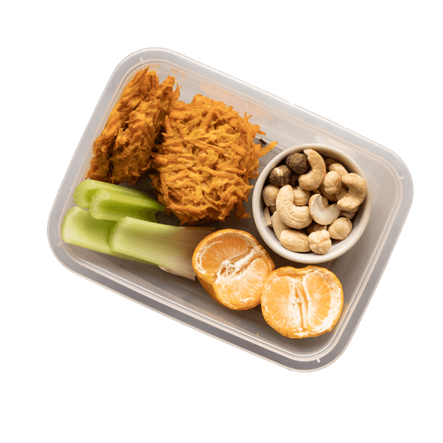 Lunchbox Placuszki z marchewki, owoce i orzechy