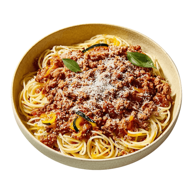 Spaghetti z warzywami i drobiowym mięsem mielonym