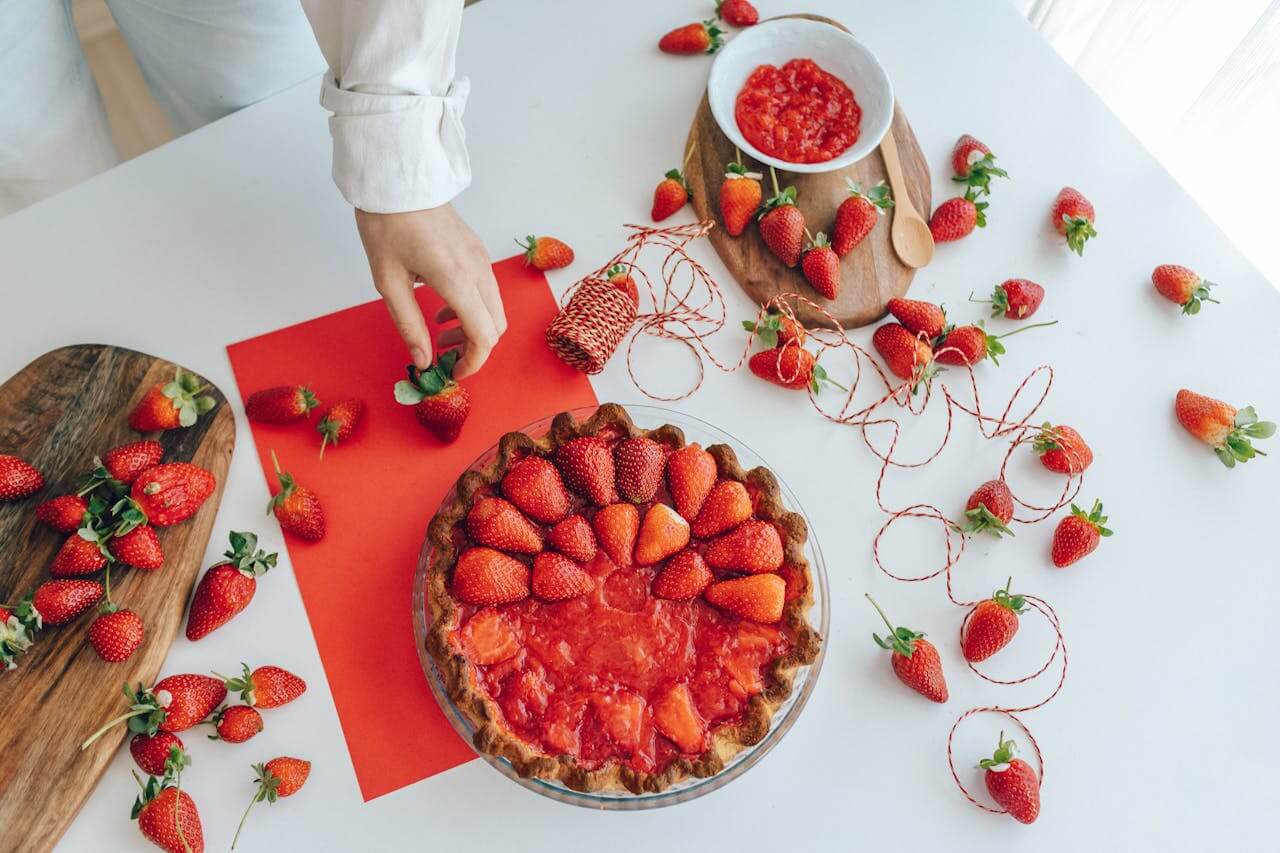 Zdjęcie do: Fit przepisy z truskawkami – 30 pomysłów od dietetyków
