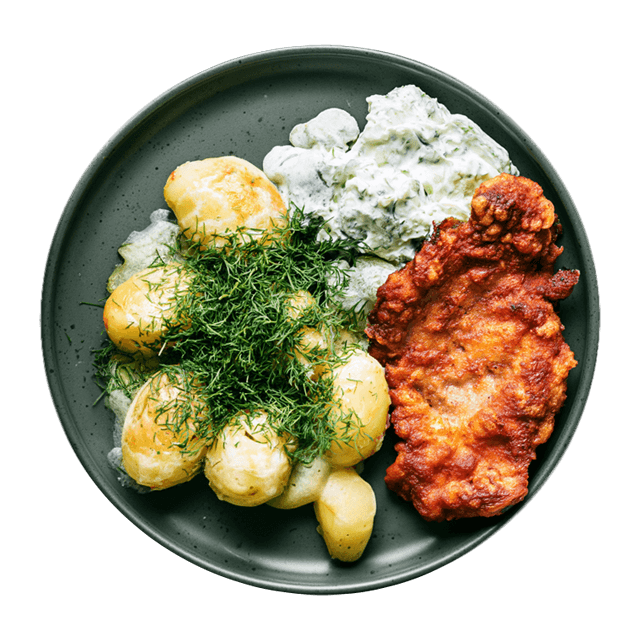 Młode ziemniaki ze schabowym, mizerią i zsiadłym mlekiem
