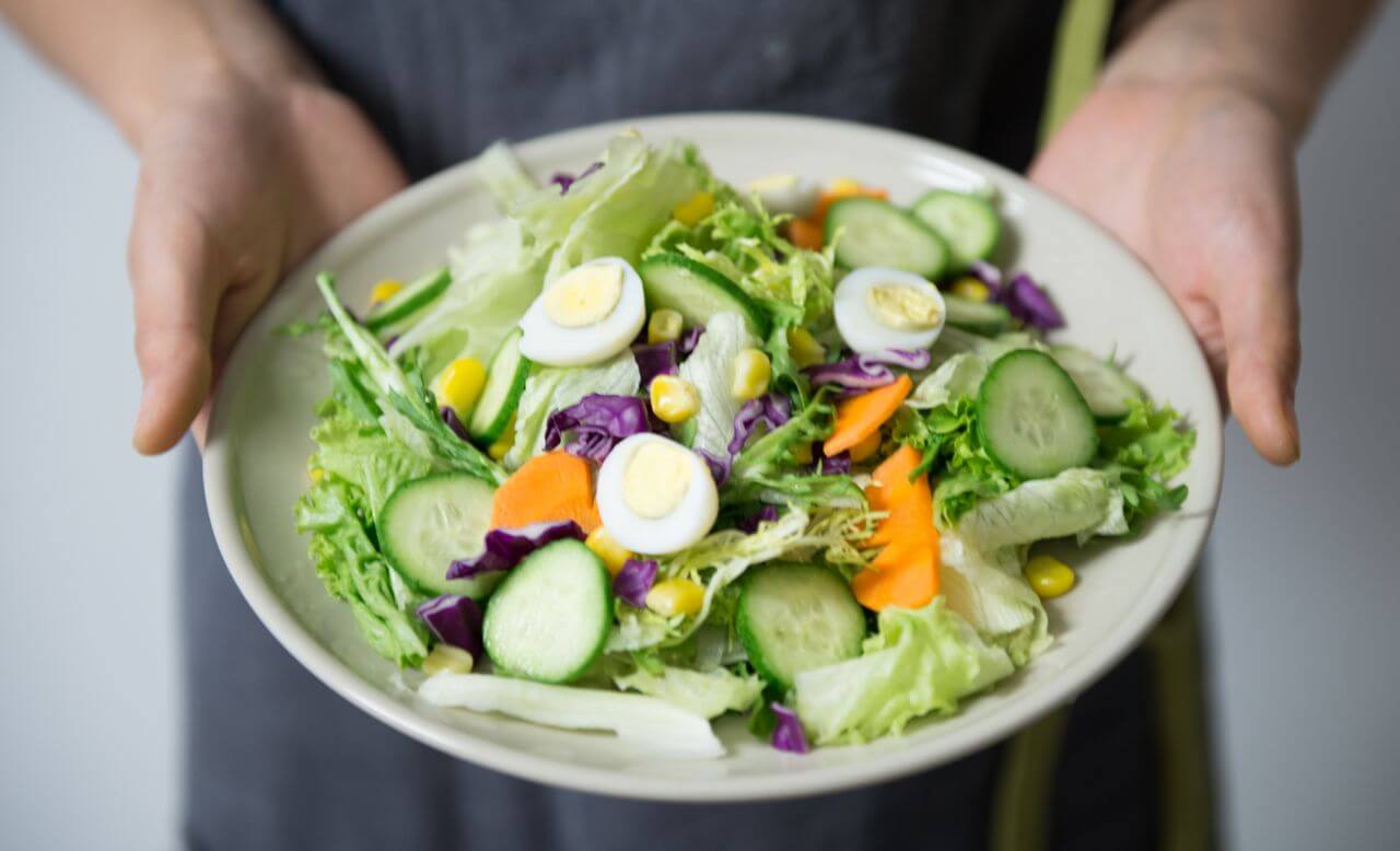Zdjęcie do: Dieta 1100 kcal – zasady, jadłospis i bezpieczeństwo